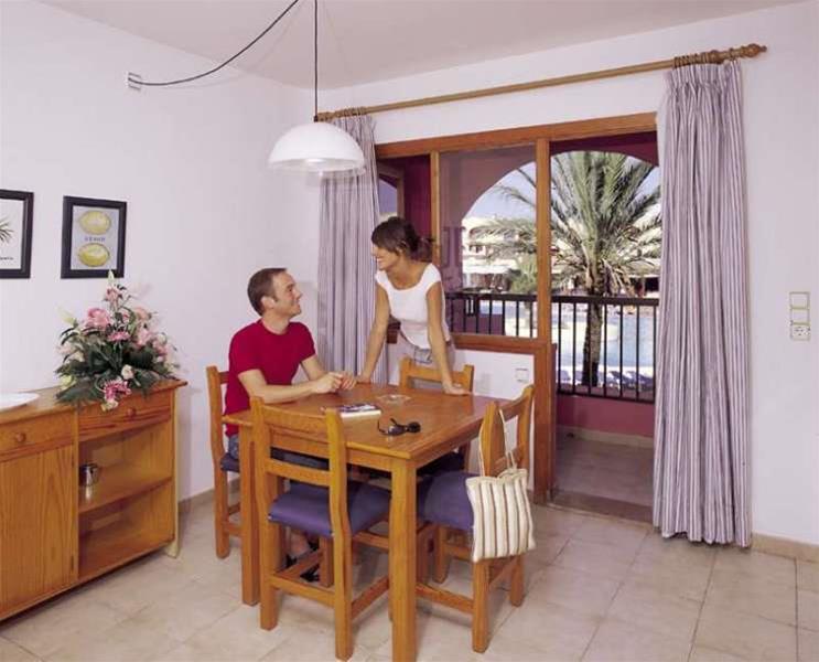 Globales Aparthotel Bouganvilla Sa Coma  Luaran gambar