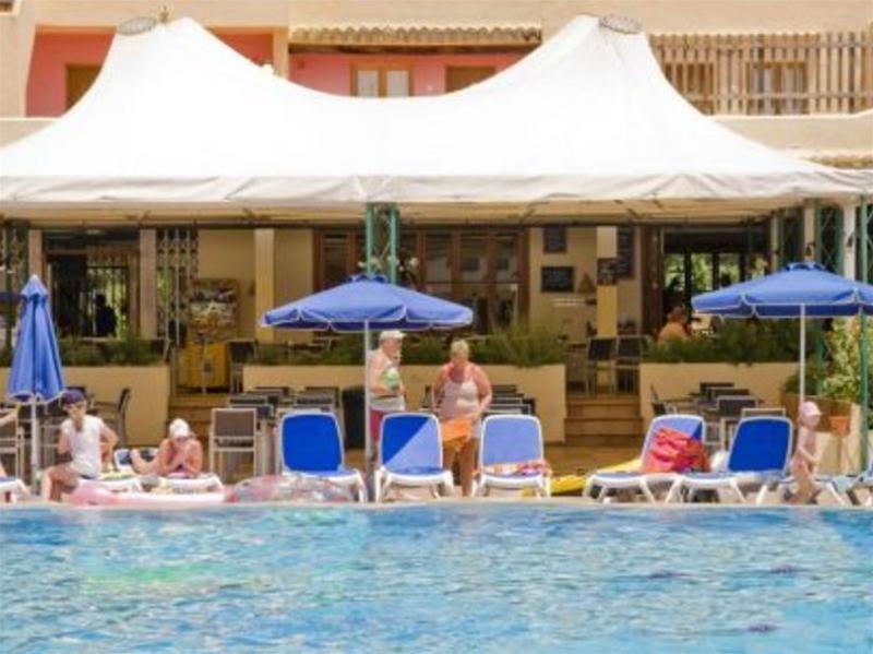Globales Aparthotel Bouganvilla Sa Coma  Luaran gambar